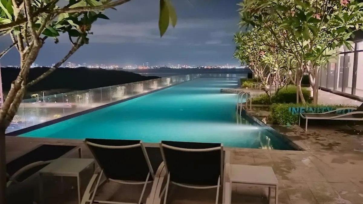 Sea View Condo In Georgetown 10 Pax George Town