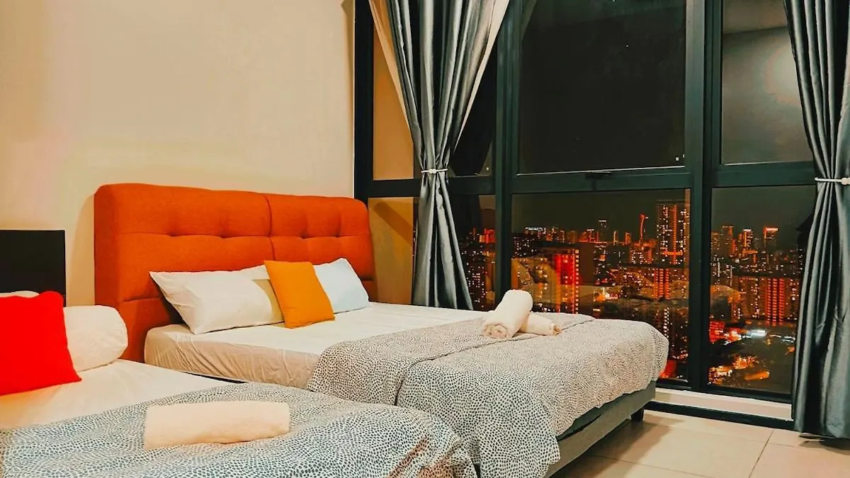 Sea View Condo In Georgetown 10 Pax Malajsie